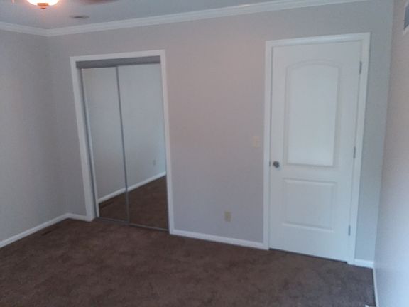 3rd image of 207 SE Brownfield Dr