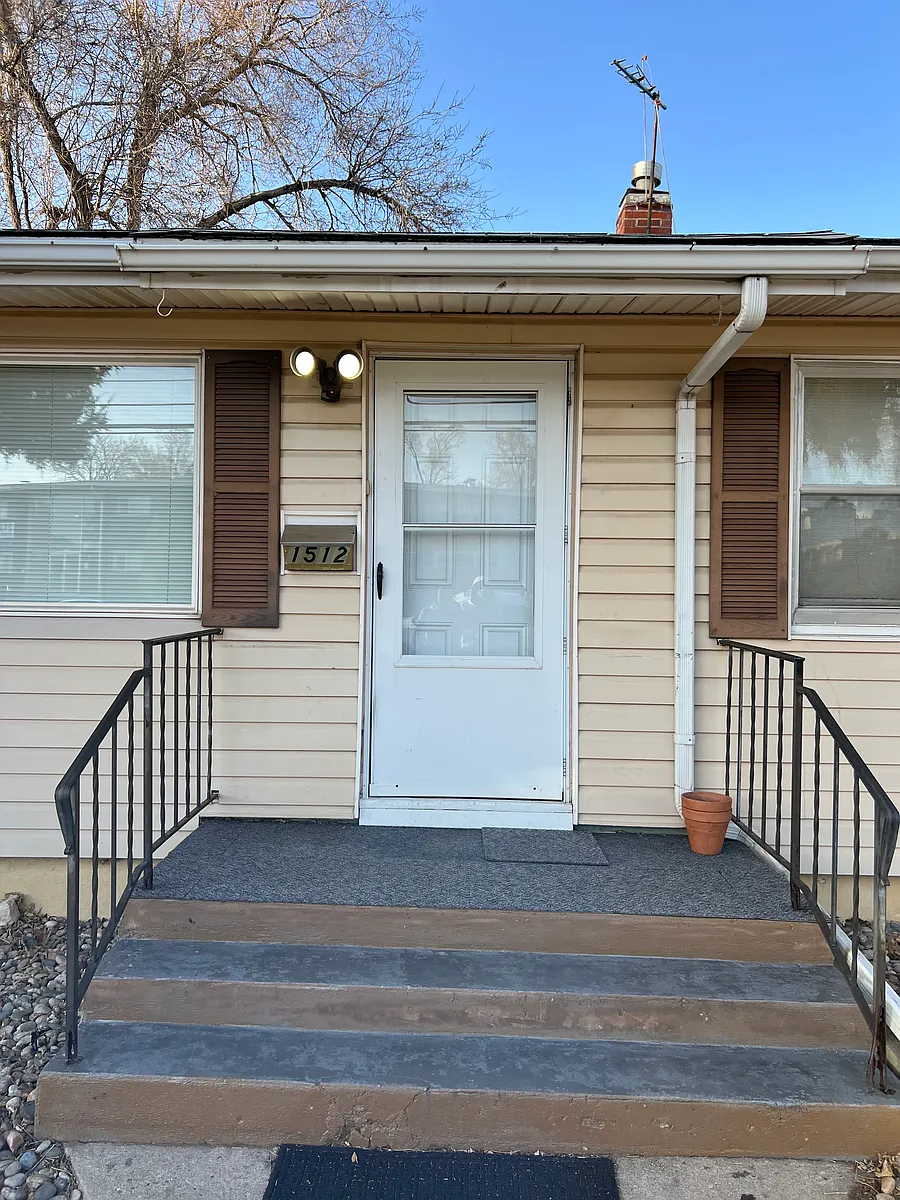 Building Photo - 1512 E Kiowa St