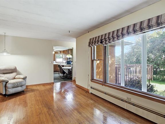 5th image of 1290 County Road F