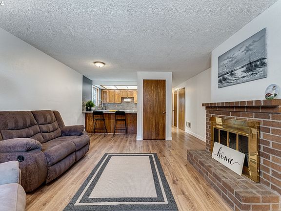 5th image of 7017 NE 43rd St APT D