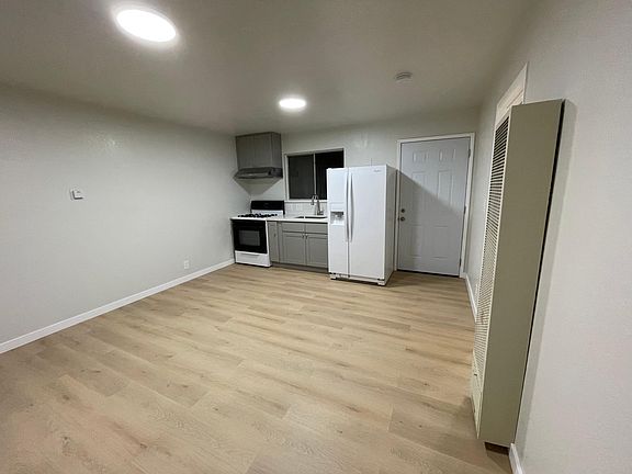 3rd image of 440 N 20th St