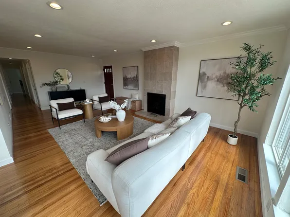 201 Springdale Dr, Pacifica, CA 94044