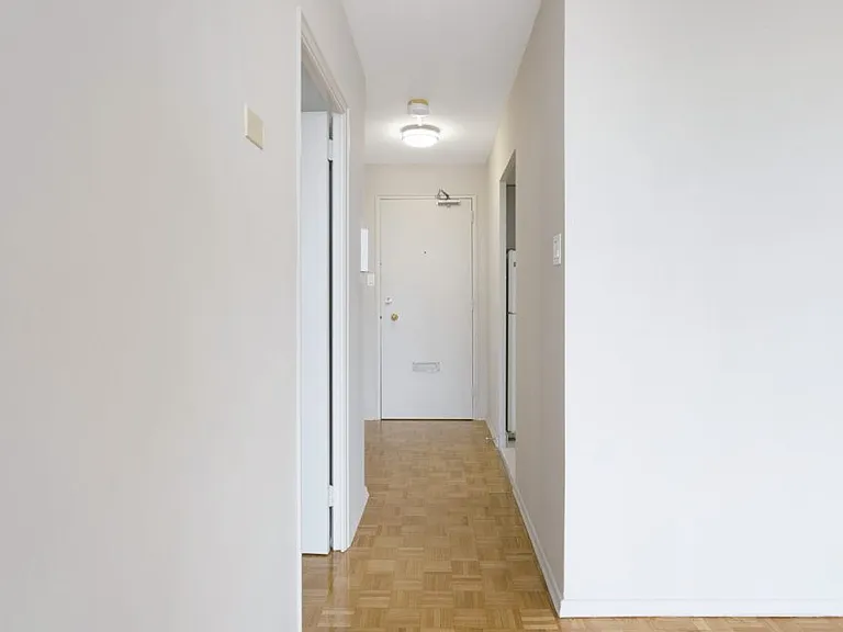 3201 Lawrence Ave E — Photo 5
