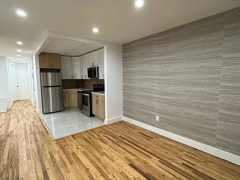 1129 Broadway #1R — Photo 6