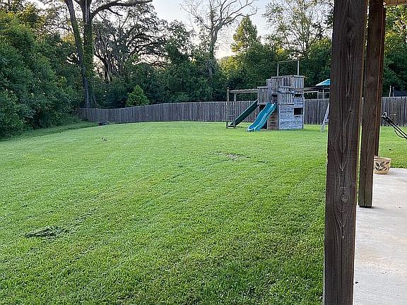 4th image of 18263 Old Trail Dr