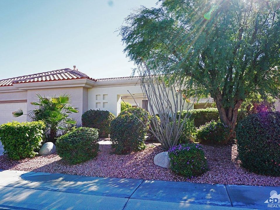 1st image of 78617 Bougainvillea Dr