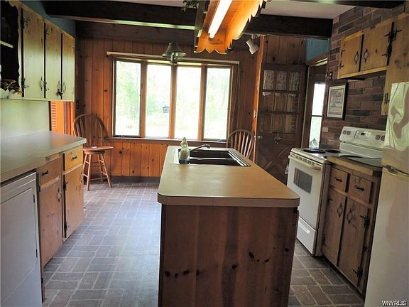 2nd image of 3153 W Lake Rd