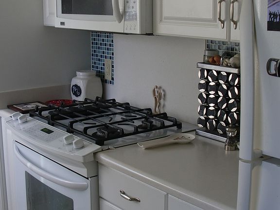 4th image of 3751 58th St