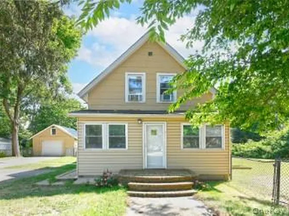 32 8th Avenue, Huntington Station, NY 11746