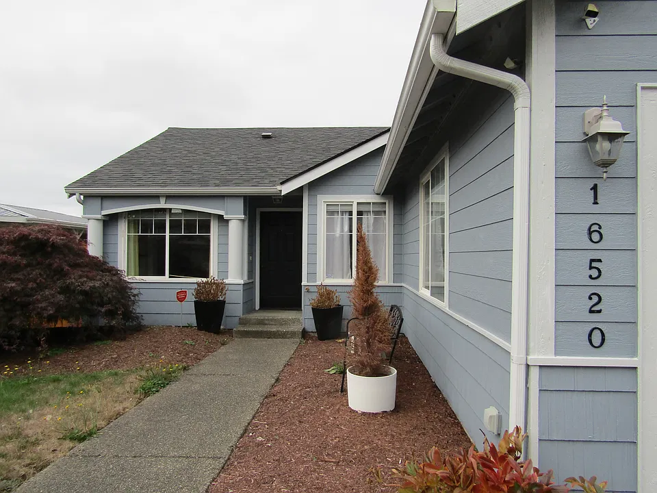 16520 10th Avenue Ct E