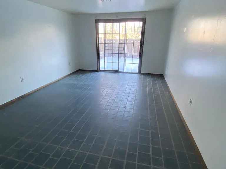 1404 Weatherstone Dr — Photo 18