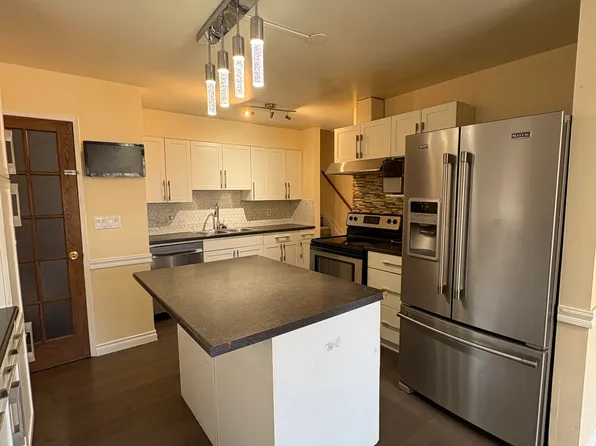 18 Marchant Cres, Winnipeg, MB R2K 3R7