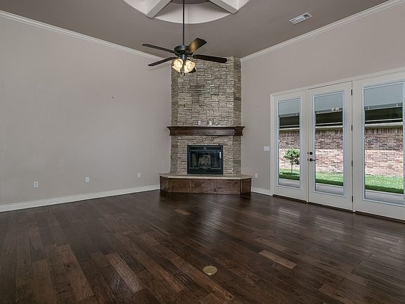 3rd image of 8010 Oxford Dr