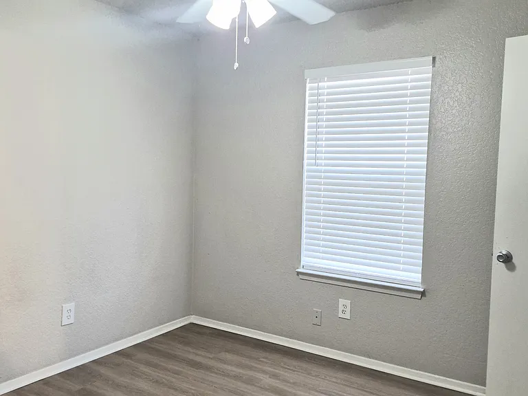 1701 San Rafael St — Photo 20