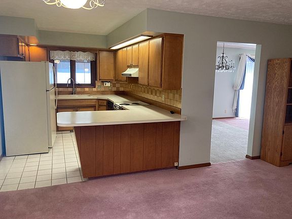 3rd image of 4924 Cresthaven Dr