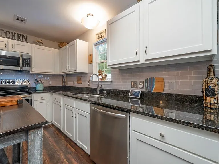 21 Pine Forest Dr — Photo 6