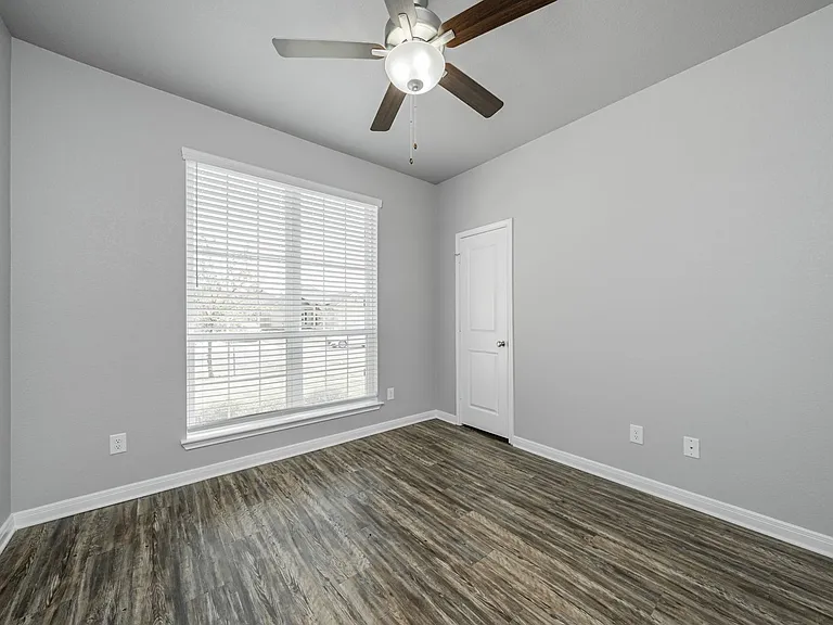 8227 Blue Field Dr — Photo 30