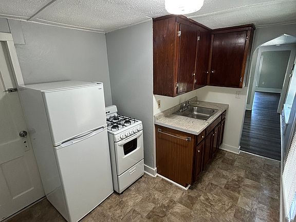 5th image of 364 W Liberty St #364