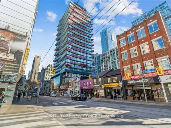 215 Queen St W, Toronto, ON