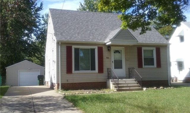1st image of 90 Berwyn Dr