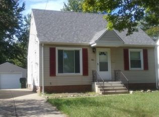 90 Berwyn Dr, Bedford, OH 44146