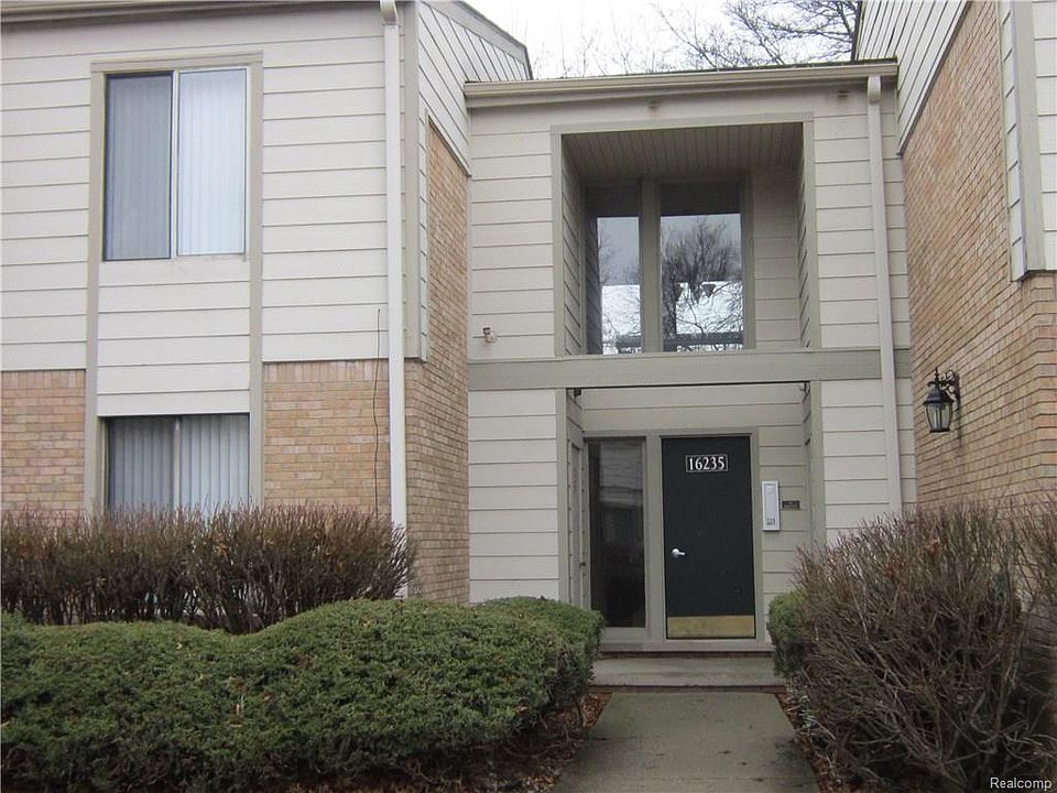 1st image of 16235 Roanoke St