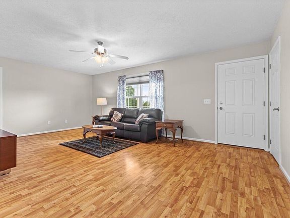 5th image of 263 Sunny Field Rd