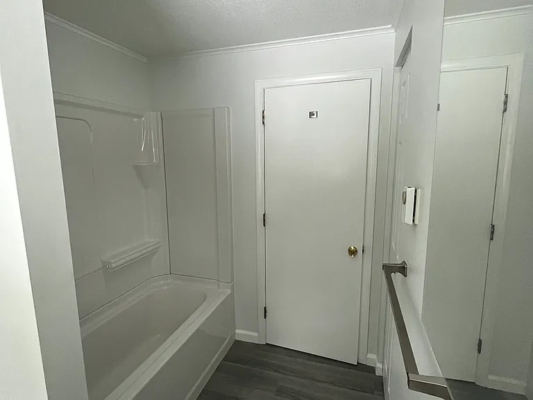 4 Clara Hill Ln #C — Photo 1