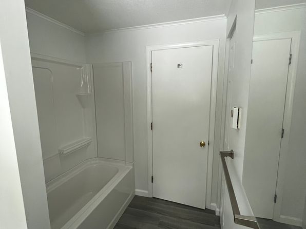 4 Clara Hill Ln APT C