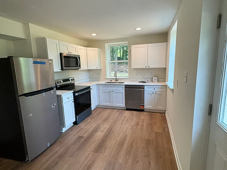 185 Lee Path #A — Photo 2