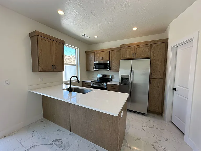 915 S Willow Dr — Photo 6
