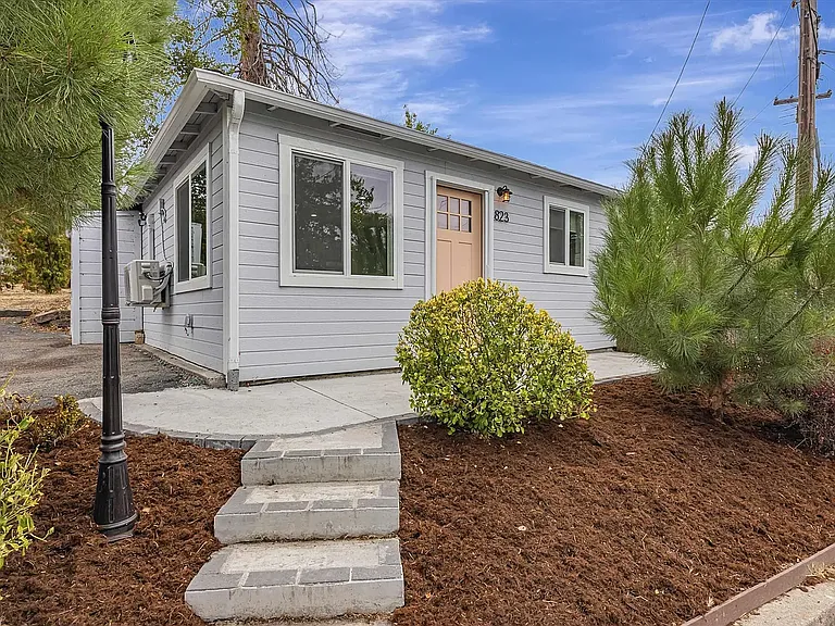 823 Golf Club Cir — Photo 4