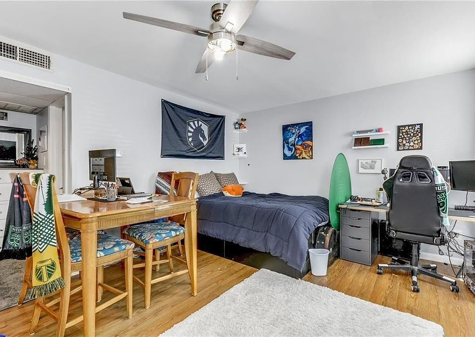 1st image of 1000 W 26th St APT 109