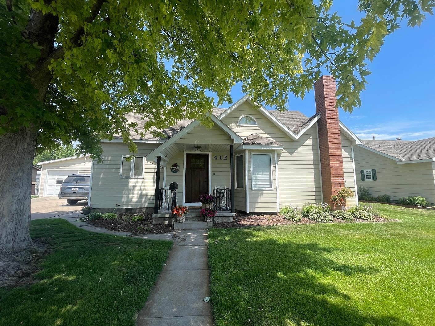 412 W 12th St, Cozad, NE 69130 MLS 20231036 Zillow