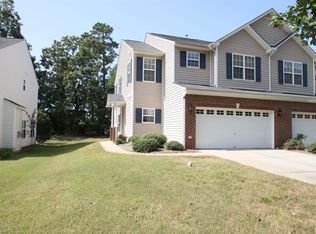 124 Cline Falls Dr, Holly Springs, NC 27540