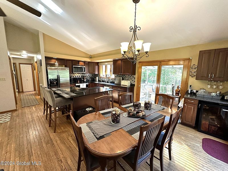 5th image of 492 Schauber Road