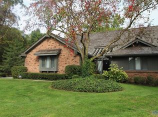 10613 Spring Mill Ln, Perrysburg, OH 43551