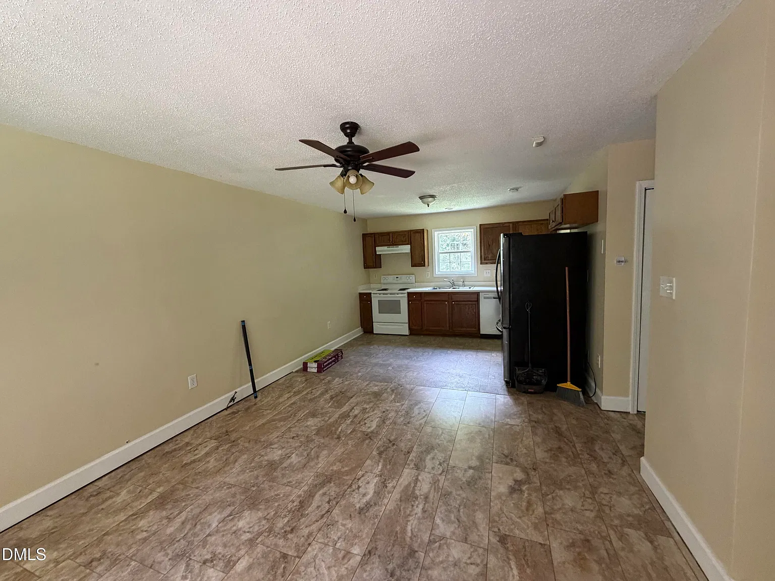 3 bed, 2.0 bath, $1,475 — Photo 3