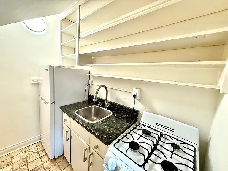 1454 N Marion St — Photo 7