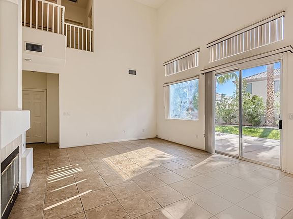 3rd image of 332 Lakewood Garden Dr