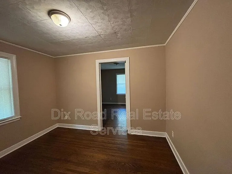 2827 Oxford Ave — Photo 15