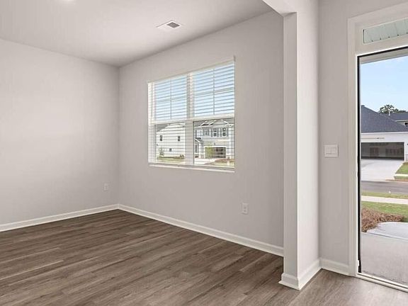 2nd image of 176 Elsa Ct