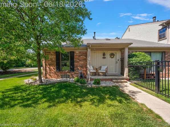 41374 Southwind Dr, Canton, MI 48188