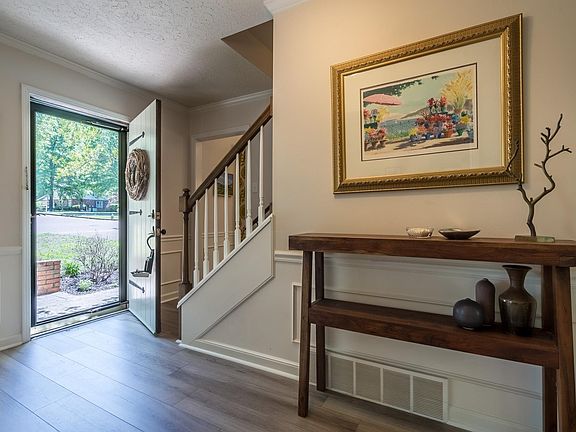 3rd image of 2281 Windy Oaks Dr