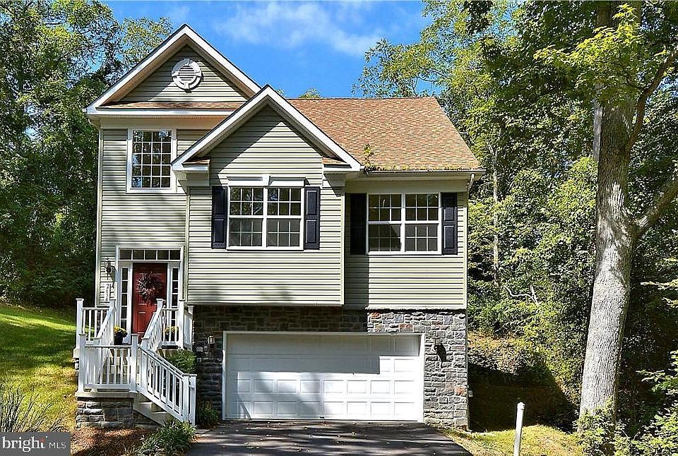 1st image of 2634 Greenbriar Ln