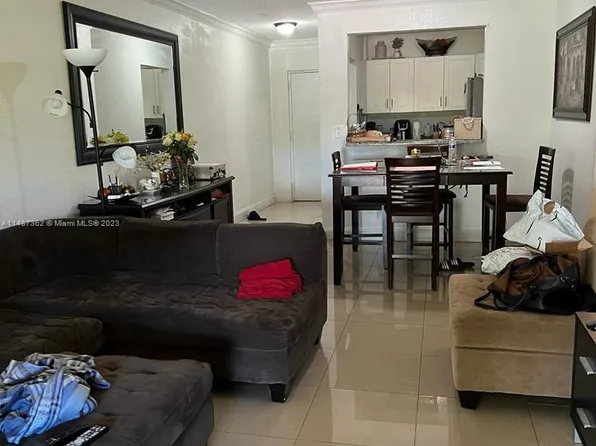 575 W 69th St APT 309, Hialeah, FL 33014