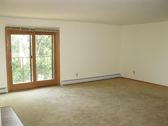 huge living room with patio/balcony