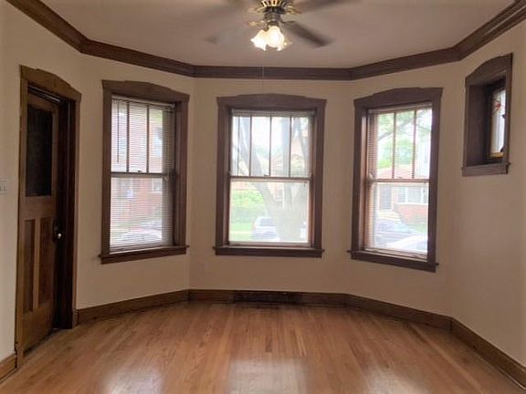 Entry way/separate living Room/