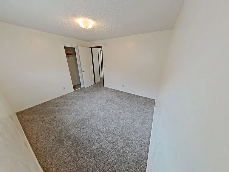 710 E 15th Aly — Photo 10