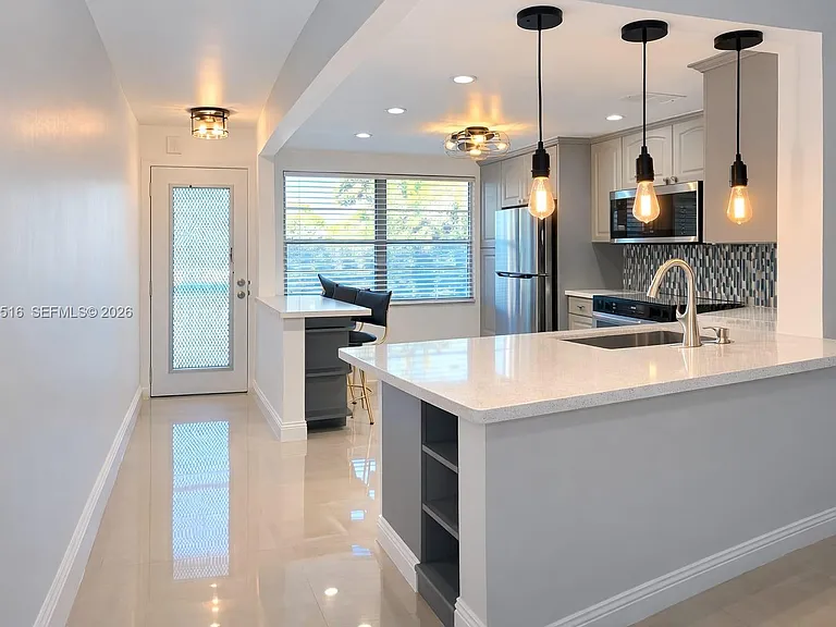 2403 Antigua Cir #L2 — Photo 6
